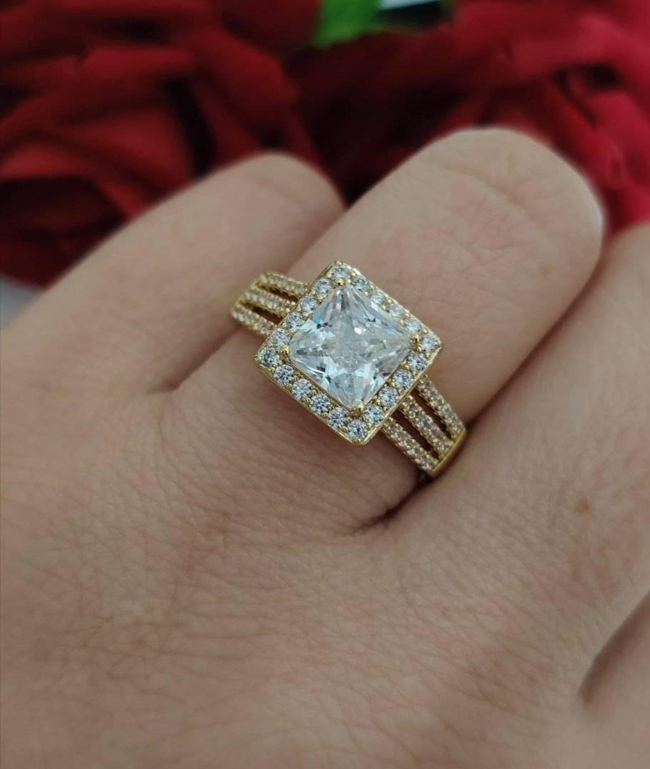 INEL LOVY ALB ,placat cu aur 14 k 