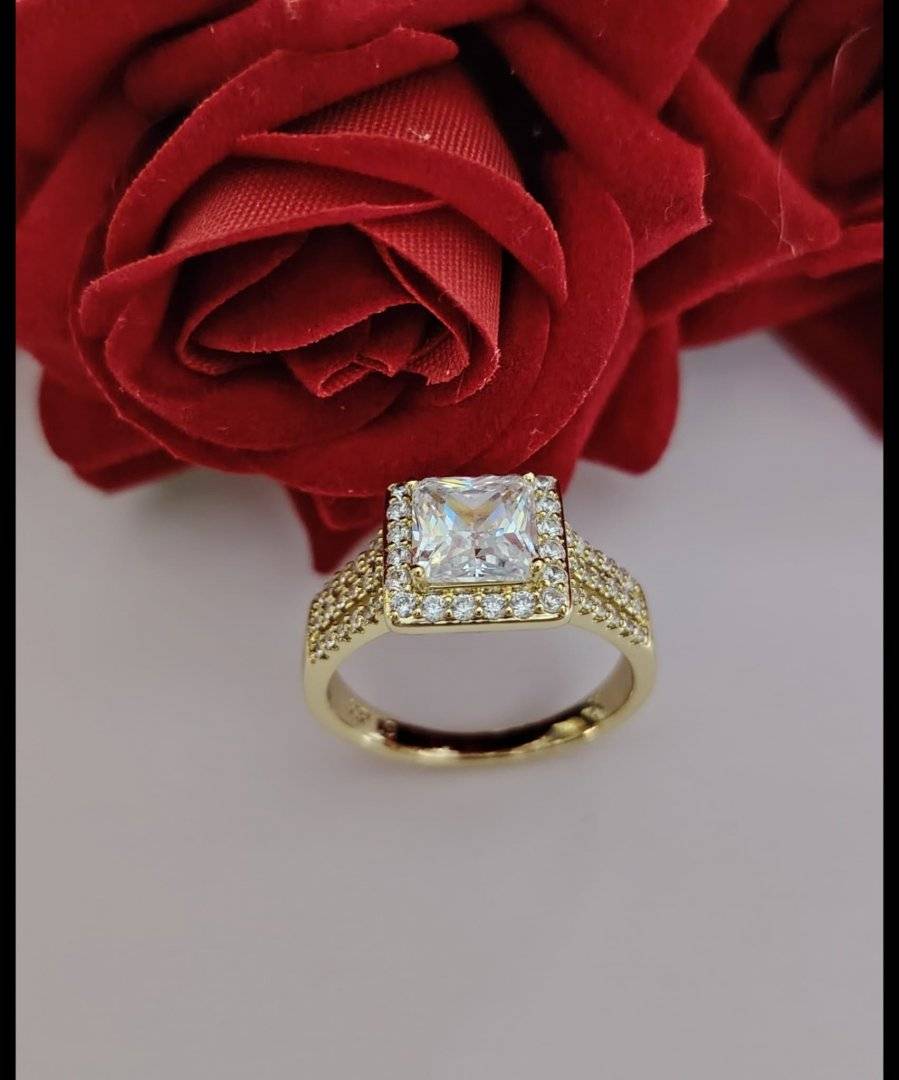 INEL LOVY ALB ,placat cu aur 14 k 