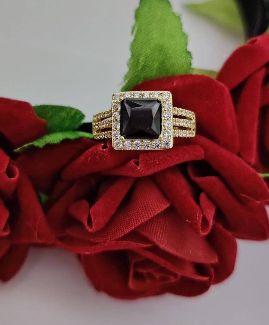INEL LOVY NEGRU PLACAT CU AUR 14 K 