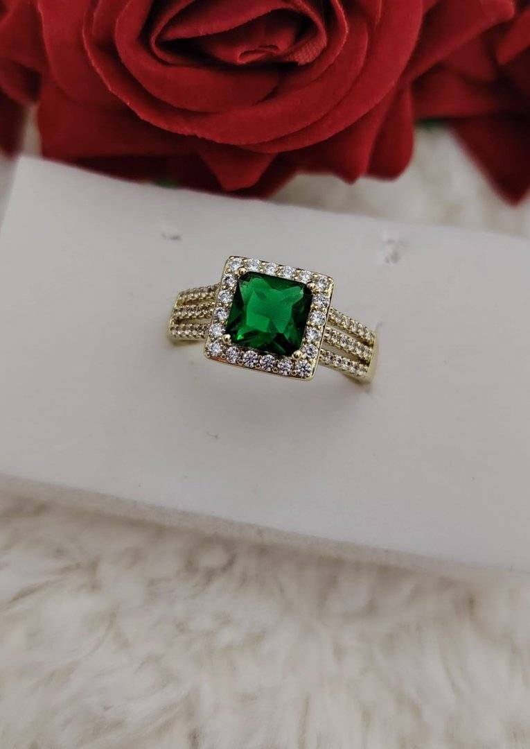 INEL LOVY VERDE PLACAT CU AUR 14 K 